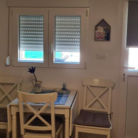 Studio Apartman Loreta Cres Exteriör bild