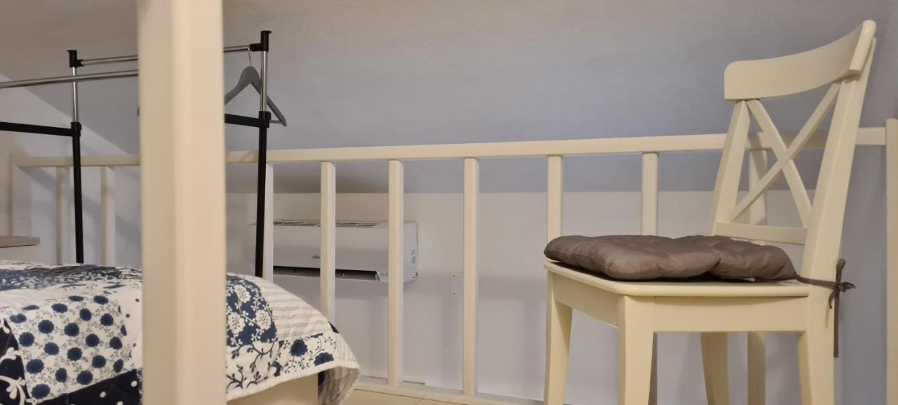 Studio Apartman Loreta Cres Exteriör bild