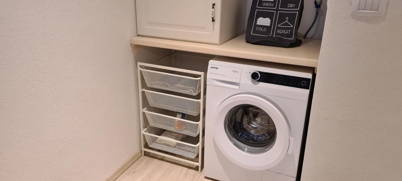 Studio Apartman Loreta Cres Exteriör bild