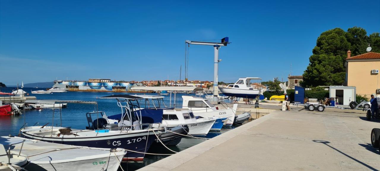 Studio Apartman Loreta Cres Exteriör bild