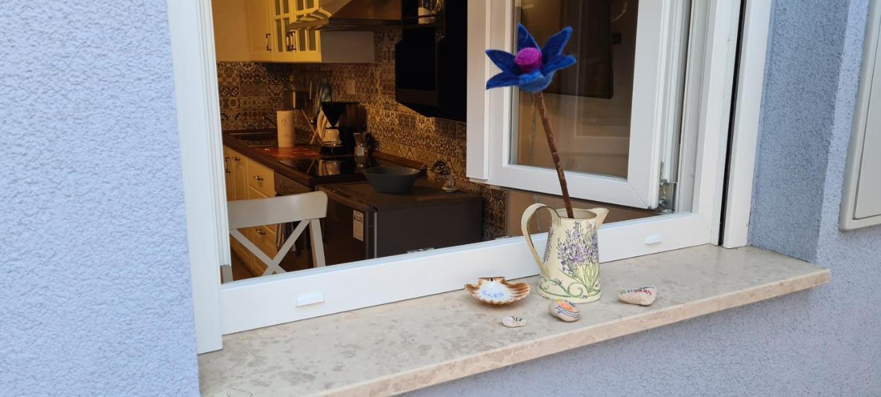 Studio Apartman Loreta Cres Exteriör bild
